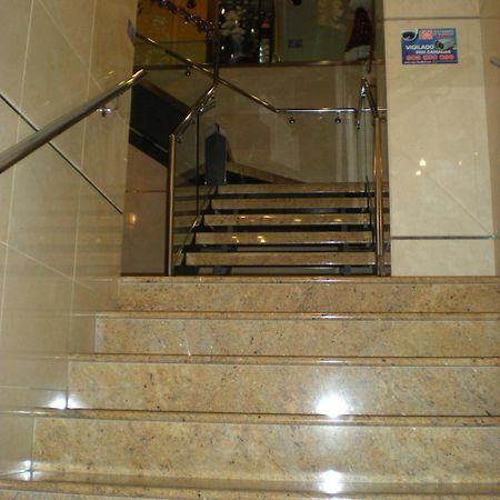 Hostal La Hispanidad Малага Екстериор снимка