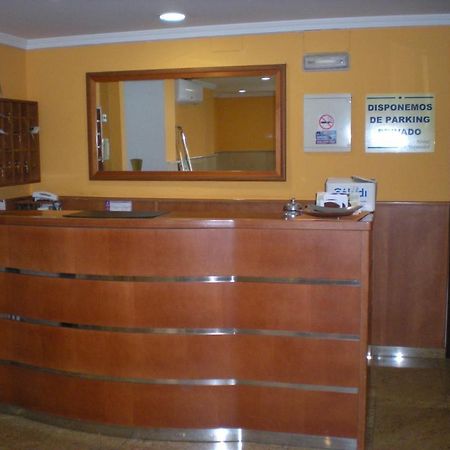 Hostal La Hispanidad Малага Екстериор снимка