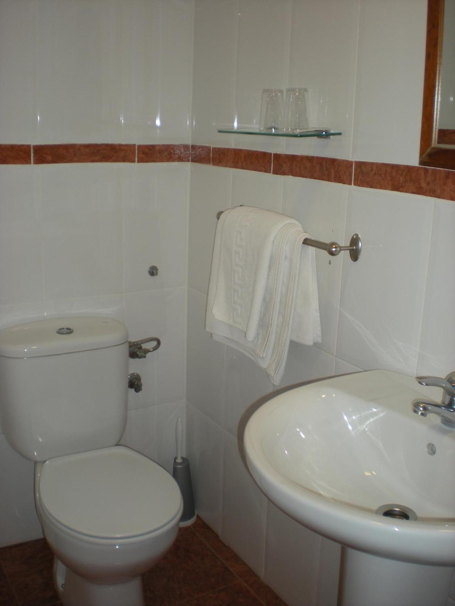 Hostal La Hispanidad Малага Екстериор снимка