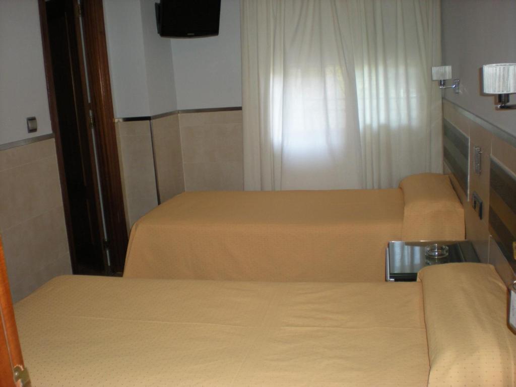 Hostal La Hispanidad Малага Екстериор снимка