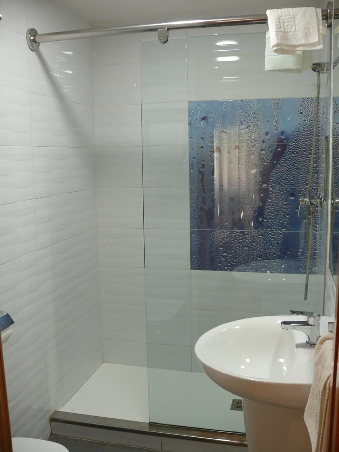 Hostal La Hispanidad Малага Екстериор снимка