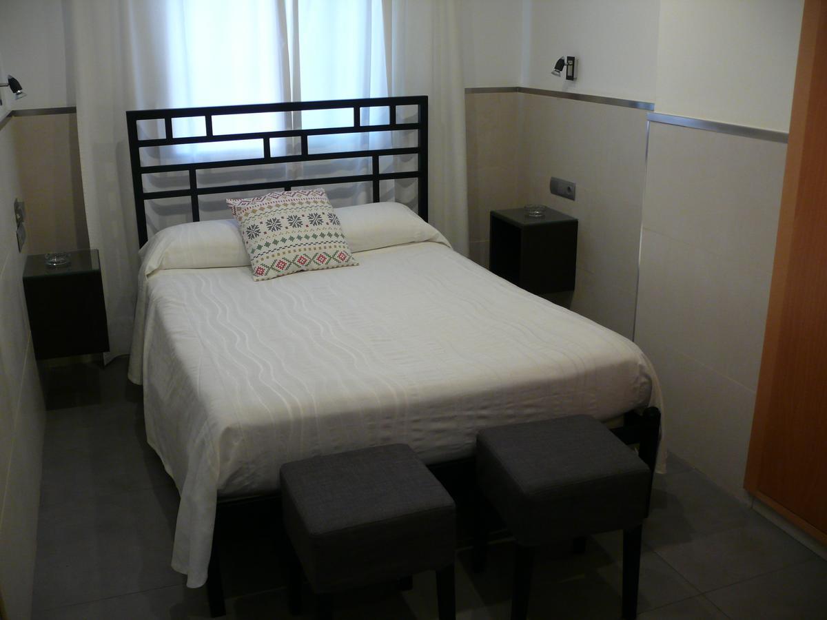 Hostal La Hispanidad Малага Екстериор снимка