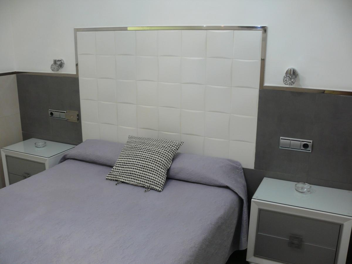 Hostal La Hispanidad Малага Екстериор снимка
