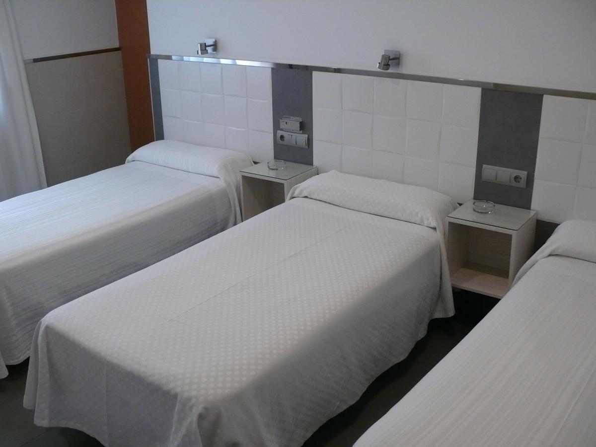 Hostal La Hispanidad Малага Екстериор снимка