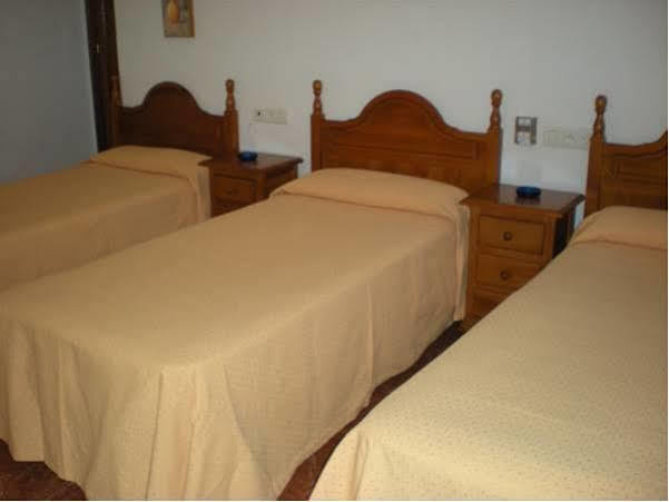 Hostal La Hispanidad Малага Екстериор снимка